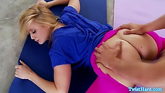 ทักษะการล้วงคอของ Aj Applegate สีบลอนด์สุดเจ๋งบนจอแสดงผล