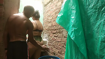 Pacar Tetangga India Mengambil Kontol Besar Di Mulutnya Dan Memperkosaku Dengan Keras