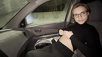 Cute Girlfriend Gives A Blowjob In A Car