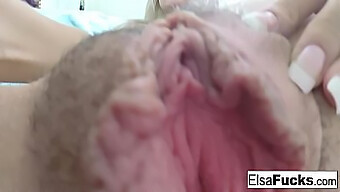 La Adolescente De 18+ Elsa Jean Se Masturba En Este Video Caliente