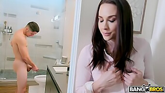 Milf Ngực To Chanel Preston Bị Con Trai Đụ Lồn