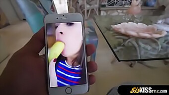 Adik Tiri Yang Kecil Dan Kecil Adalah Seorang Profesional Dalam Memberikan Blowjob. Anda Pasti Tidak Mahu Terlepas Video Ini!