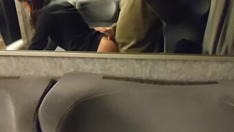 Vidéo Hd Du Sexe Anal De Solveig Avec Un Étranger Dans Un Train