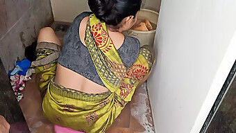 Femme Indienne Se Fait Remplir Son Gros Cul Par Une Grosse Bite