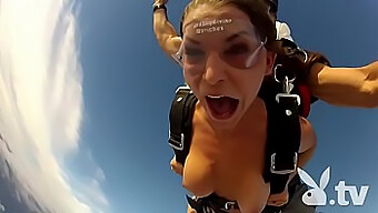 Skydiving Kun For Medlemmer Med En Playboy-Vri