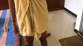 Amateur Sinhala Voice Couples In A Big Ass Anal And Dirty Talk