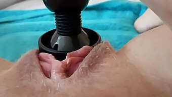 La Intensa Masturbación De Una Milf Lleva A Un Orgasmo Squirting