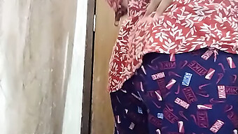 Indian (Hindi) Bhabhi'S Homemade Video Featuring Anal And Teen (18+)