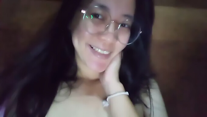 Linda Adolescente Asiática Se Masturba En Video Casero