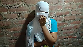 Sexo Anal Navideño Con Su Novia India En Un Trío