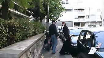 Trio Européen Chaud Avec Une Adolescente Emo Excitée