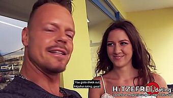 Фетиш Петъци На Hitzefi.Dating: Публичен Секс Със Слаба Тийнейджърка