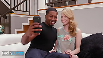 Hannah Hayes Và Isiah Maxwells Có Một Màn Deepthroat Và Xuất Tinh Trong Video Nóng Này - Cô Gái Tóc Vàng Nhỏ Nhắn