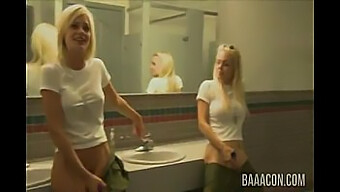 Si Blonde Babe Jesse Jane Dan Kawannya Riley Steele Dalam Tiga Orang Yang Menakjubkan