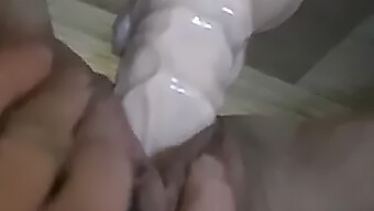 Ngực To Milf Thích Thú Với Creampie Đơn Độc Với Dương Vật Giả